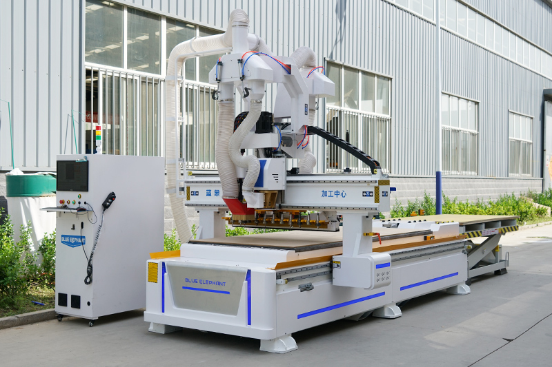 無孔工藝開料機(jī)帶上料平臺(tái)